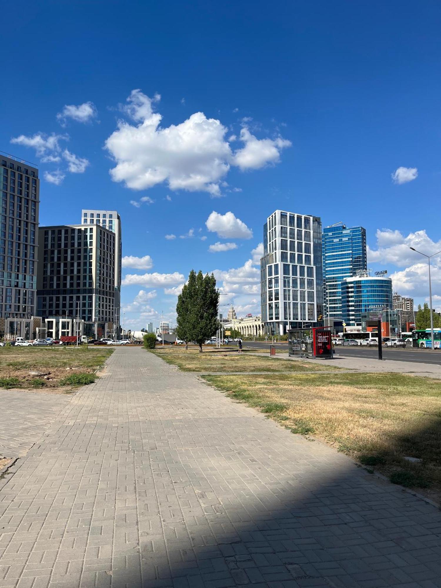 Raisson Aparthotel G32 Хан Шатыр Astana Luaran gambar